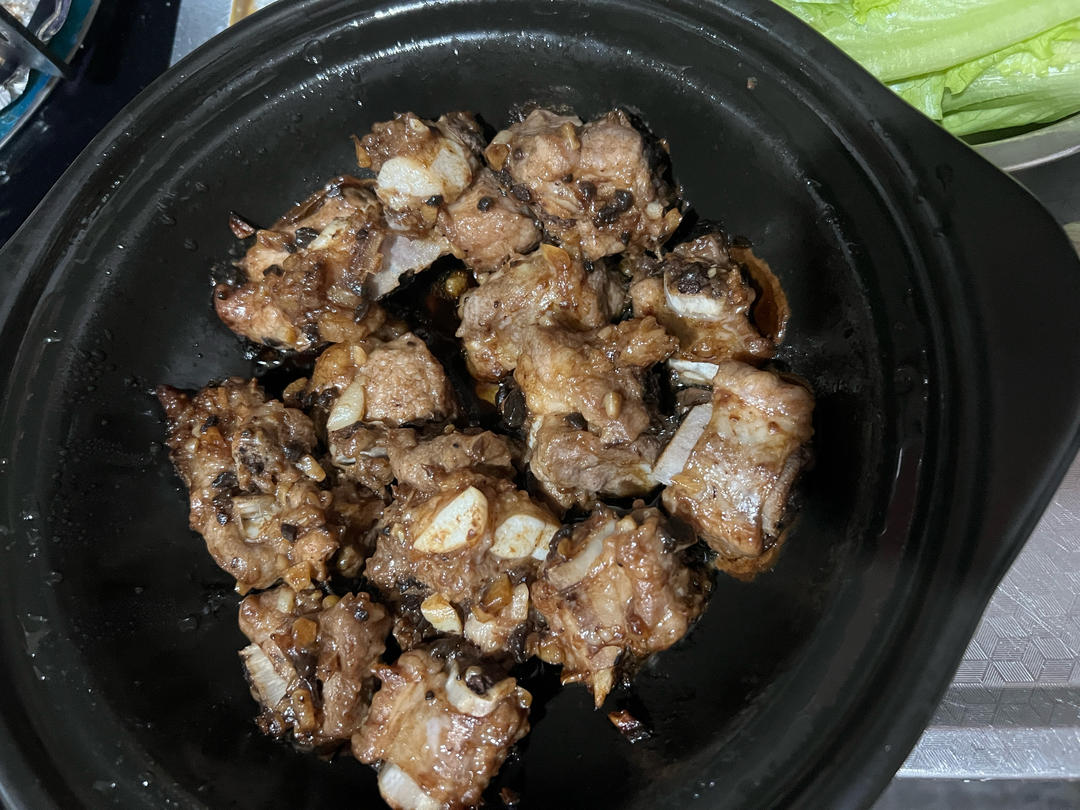 凌晨四点要排队的“广式干蒸排骨”