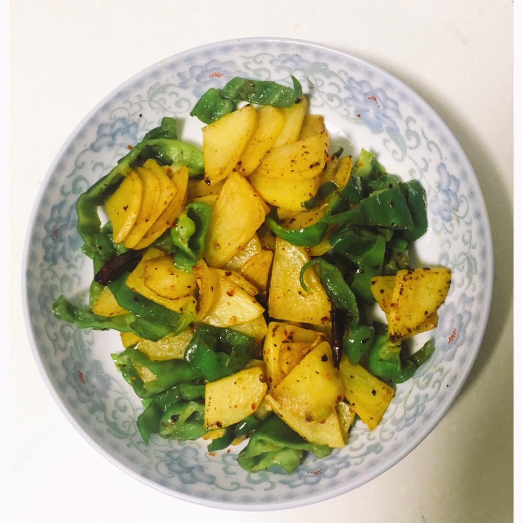青椒土豆，素菜也可以香香的