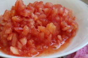 简单正宗西红柿🍅意大利面的做法 步骤2