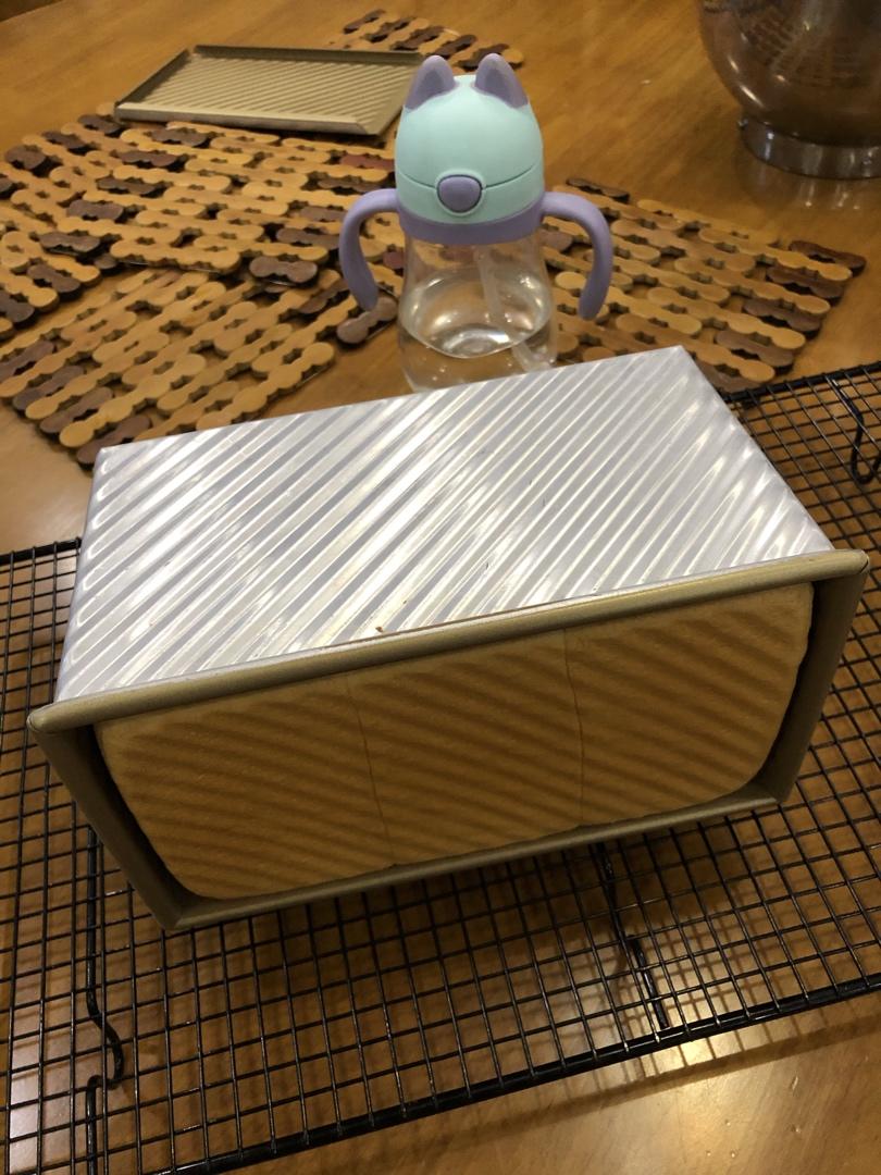 羽毛般轻柔的炼乳手撕吐司