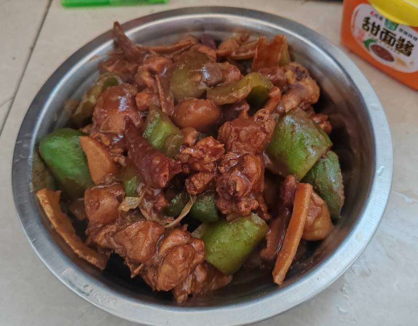 好吃到原地爆炸的黄焖鸡