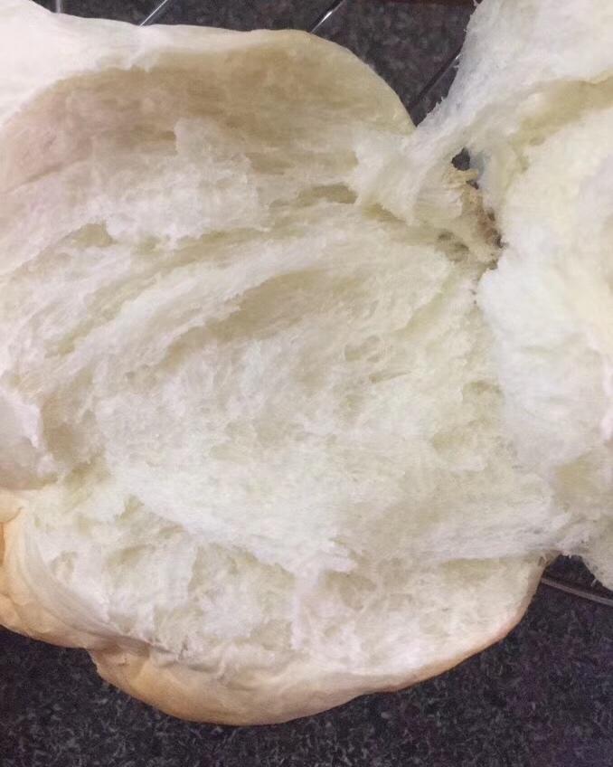软到不敢捧起的牛奶甜吐司