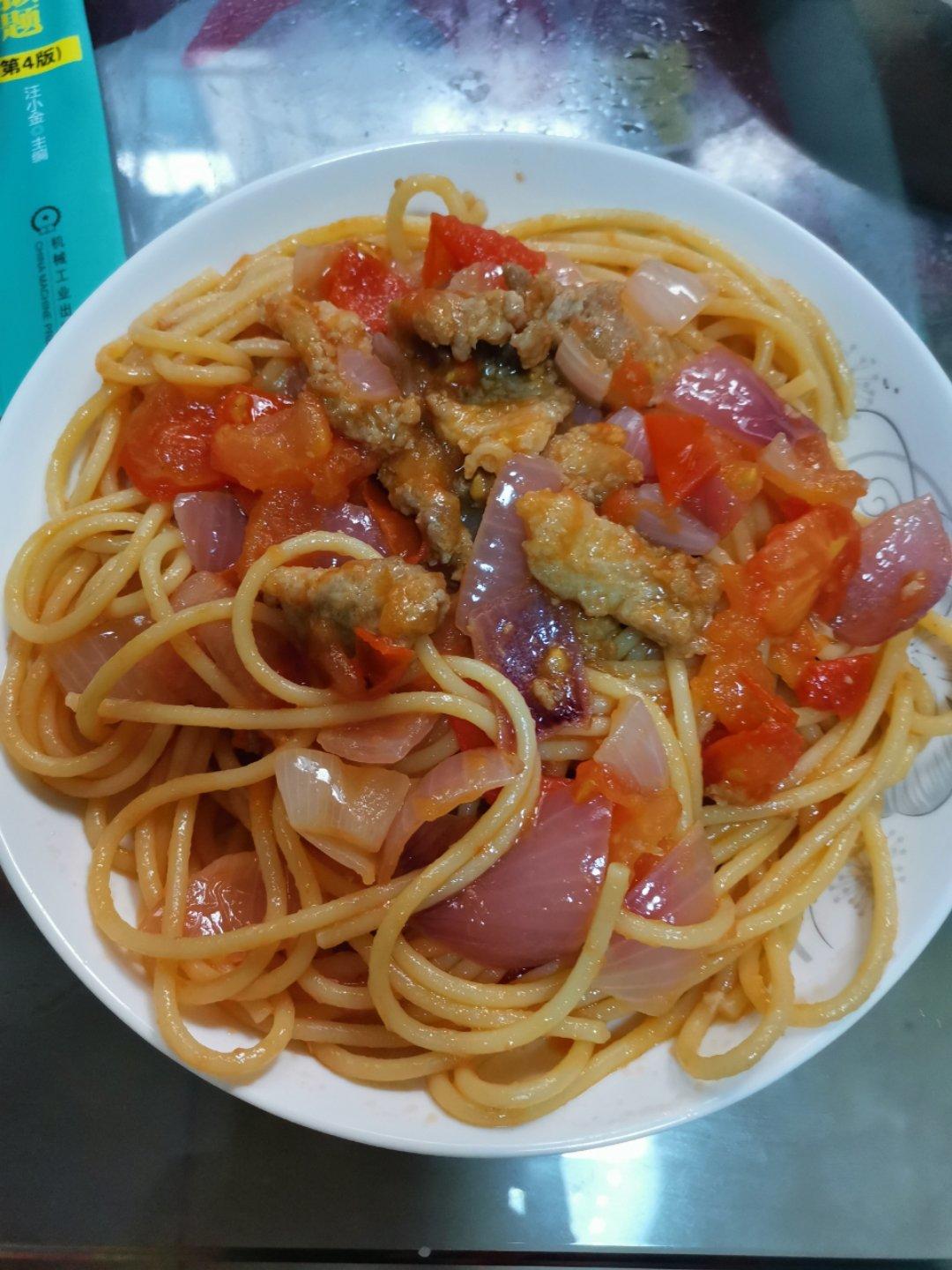 番茄肉酱意大利面