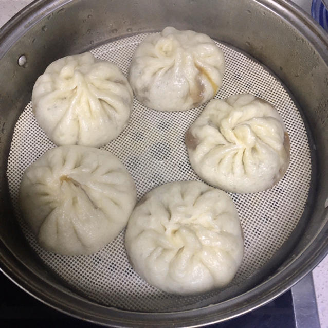 酱肉冬瓜包子Steamed Dumplings Pork & Mellon