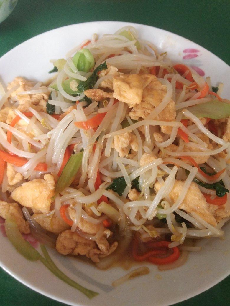 鲜香爽脆炒豆芽