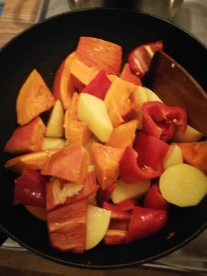 酱油焖土豆南瓜（无水版）的做法 步骤3