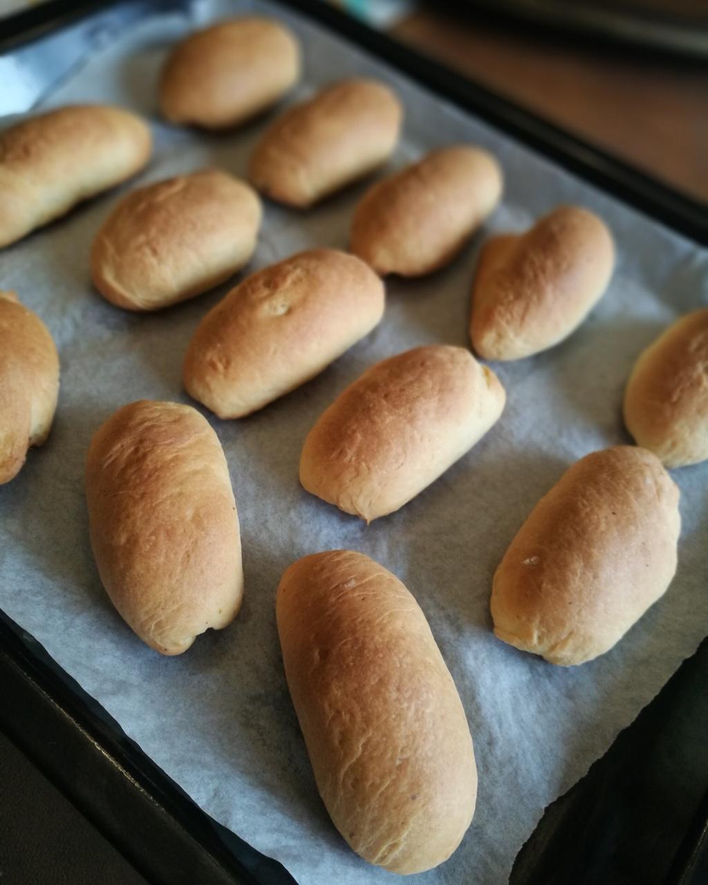 小餐包+肉松面包