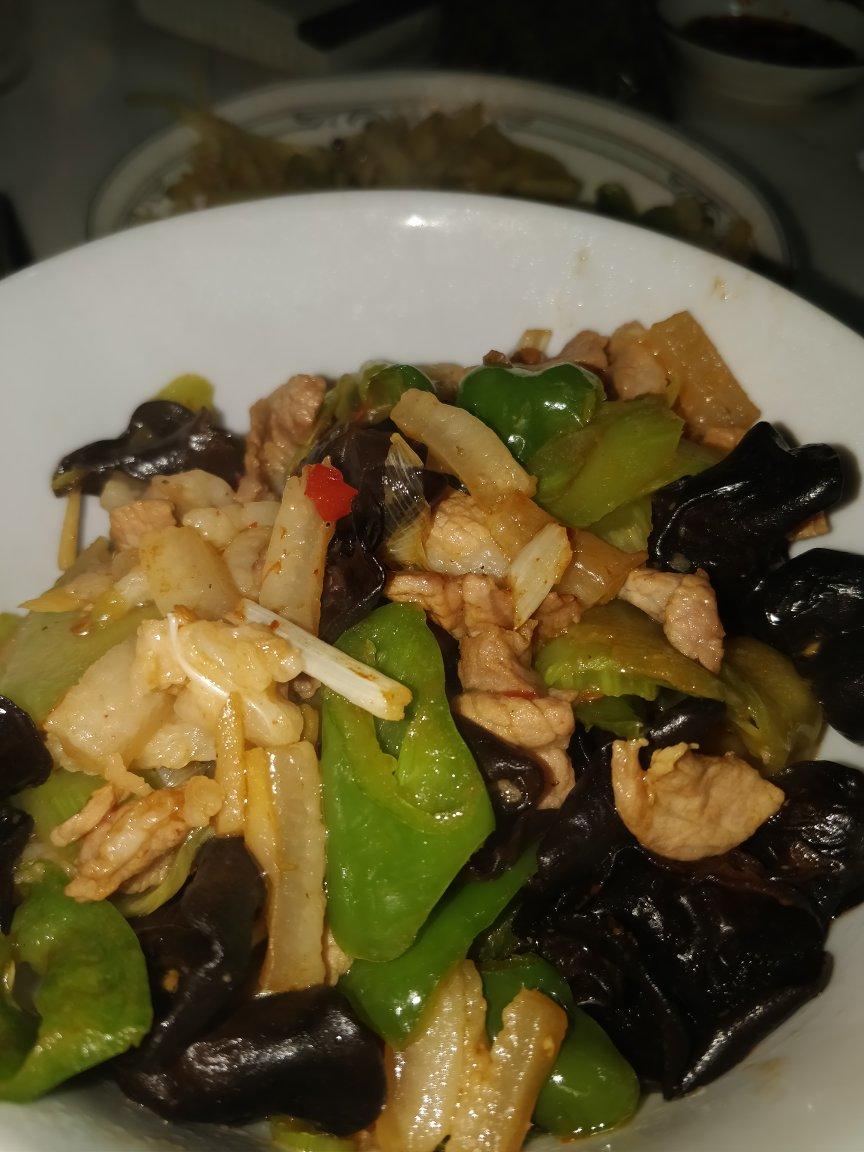 莴笋木耳炒肉