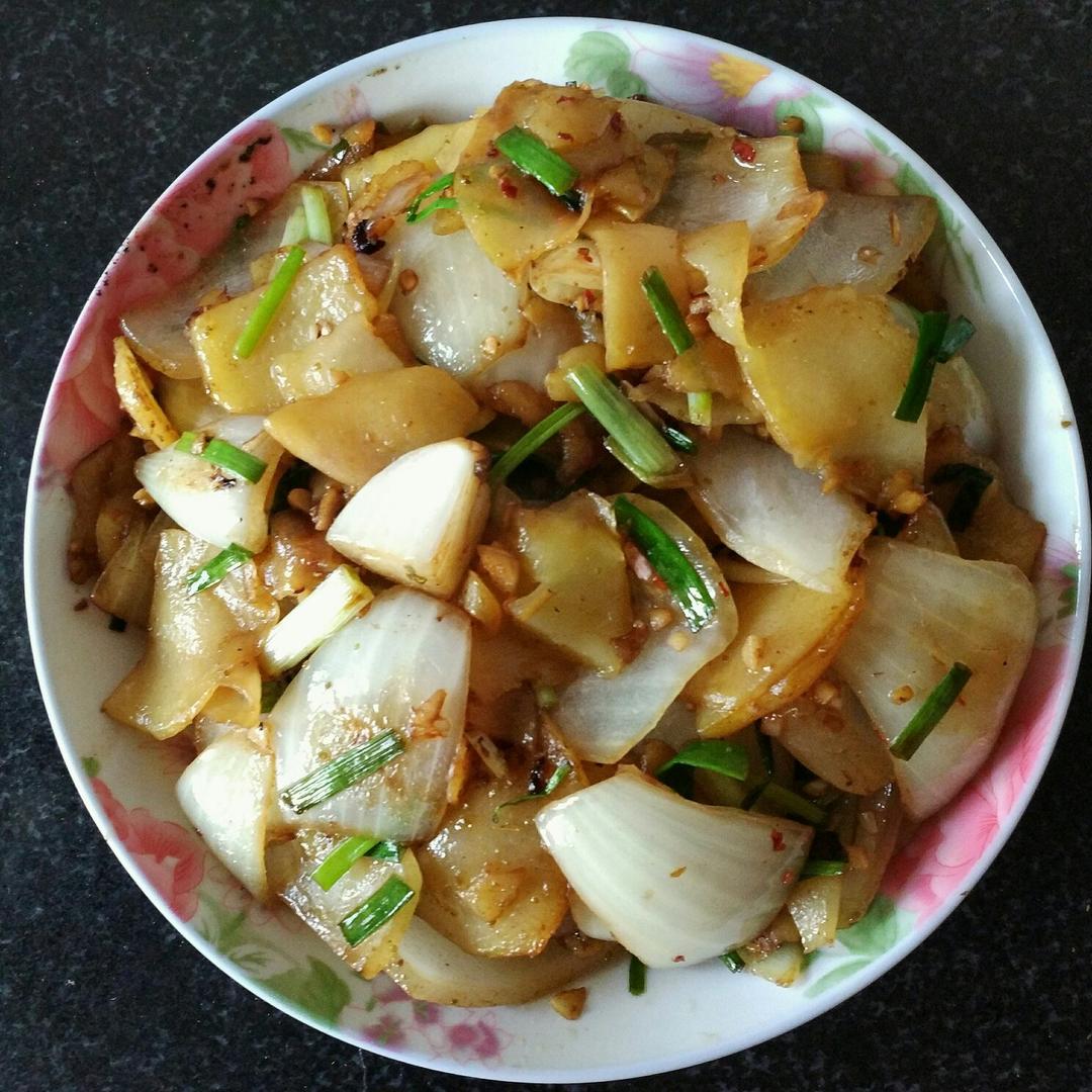边吃边流泪的「孜然土豆片」