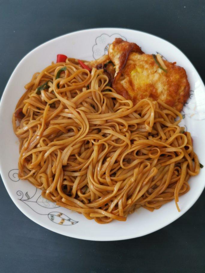 香到舔盘子🉐️荷包蛋焖面🍜超满足❗️