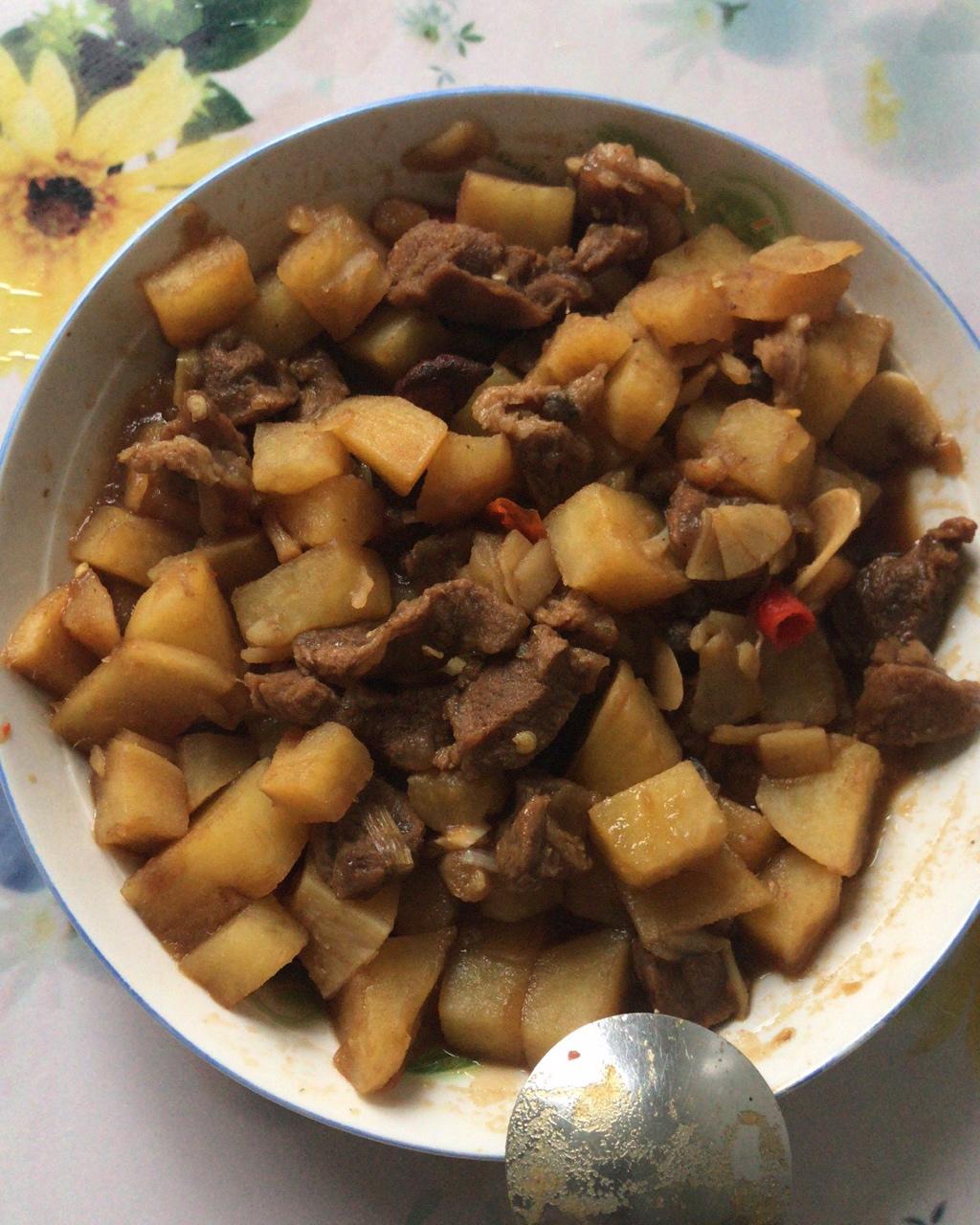 土豆烧牛肉