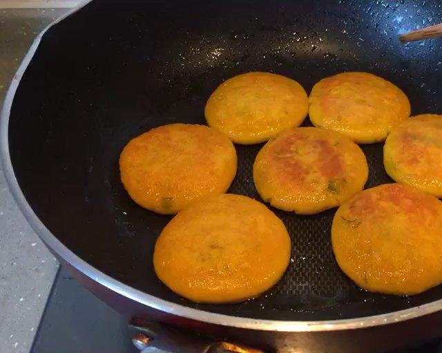 老公超爱的南瓜饼，水煎版的做法