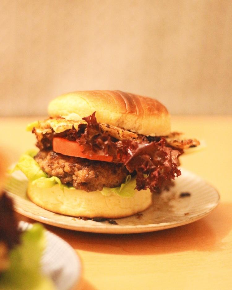 肉多汁的快手汉堡牛肉饼