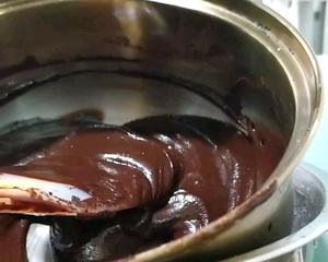 【自制无糖（纯天然代糖）巧克力系列】（之一）适合零基础的人能够看懂黑巧克力从原料到成型的全过程。告诉你自由调配各种黑巧的配方比例；附有65幅图片及视频讲解。的做法 步骤39