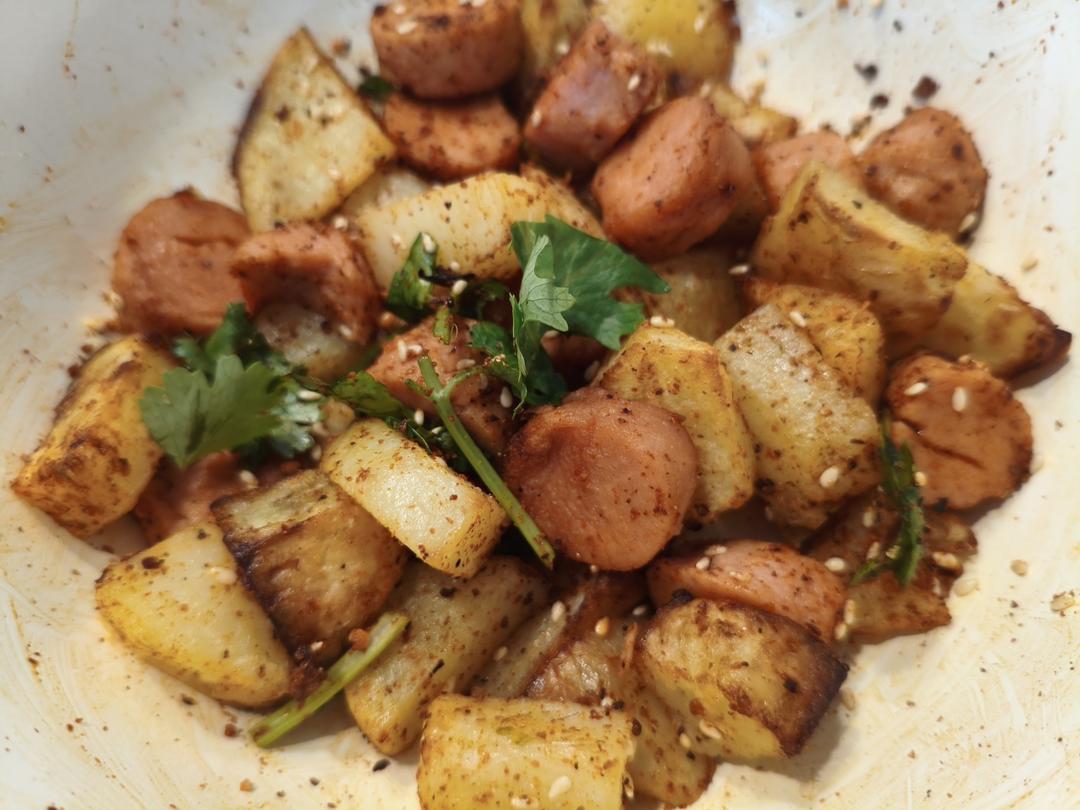 巨好吃的烧烤味火腿肠土豆（空气炸锅版）