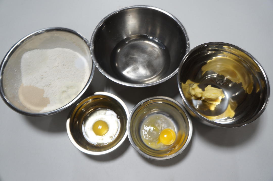 纯奶手撕吐司的做法 步骤1