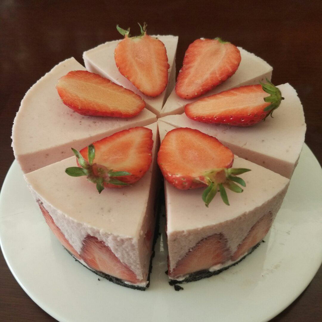 奶茶超人~做的草莓慕斯蛋糕