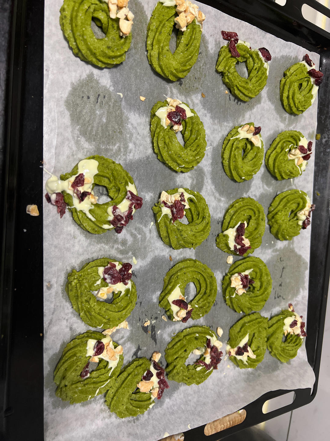 酥到掉渣❗️烤箱必做的美食，抹茶花环曲奇