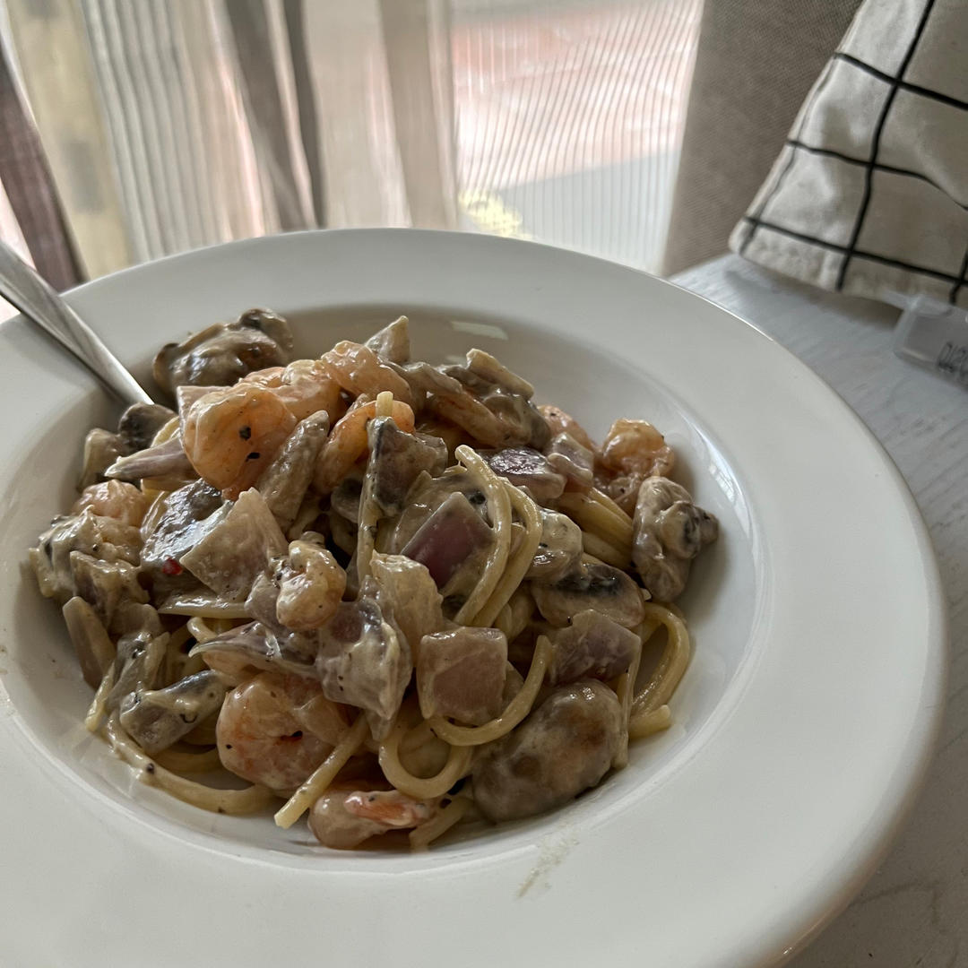 奶油蘑菇培根意大利面