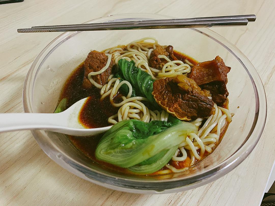 正宗台湾红烧牛肉面