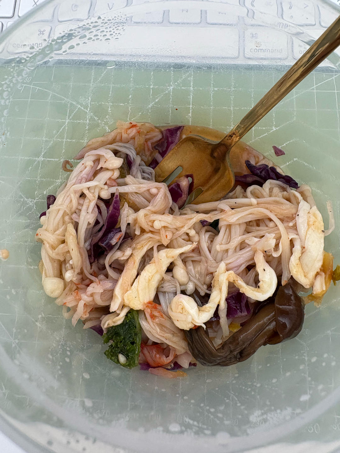 金针菇泡菜奶酪蟹柳沙拉