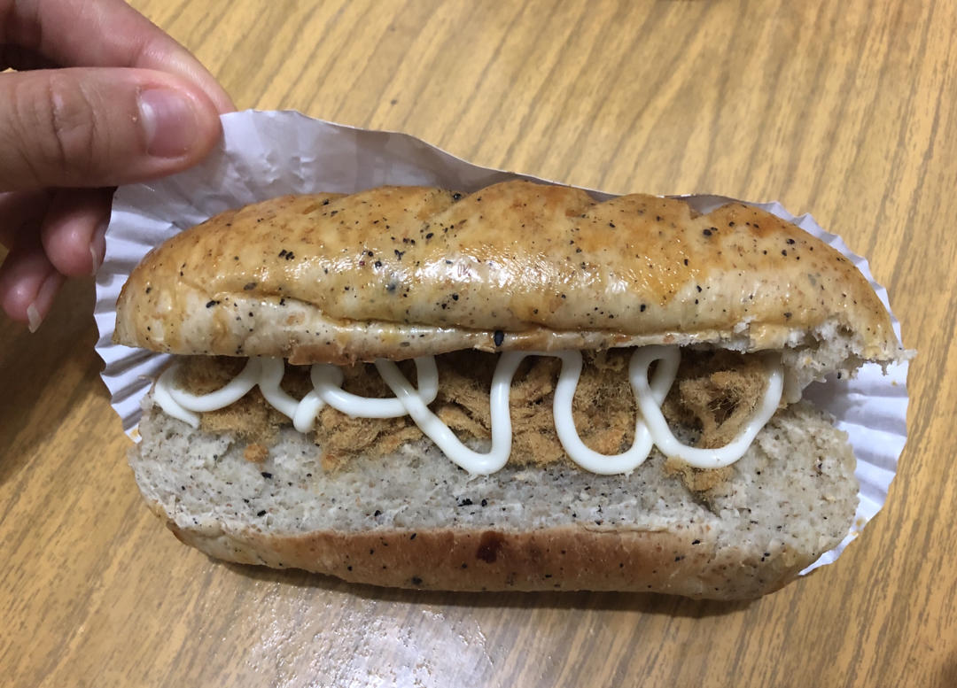 波兰种全麦面包黑芝麻全麦小面包汉堡面包胚