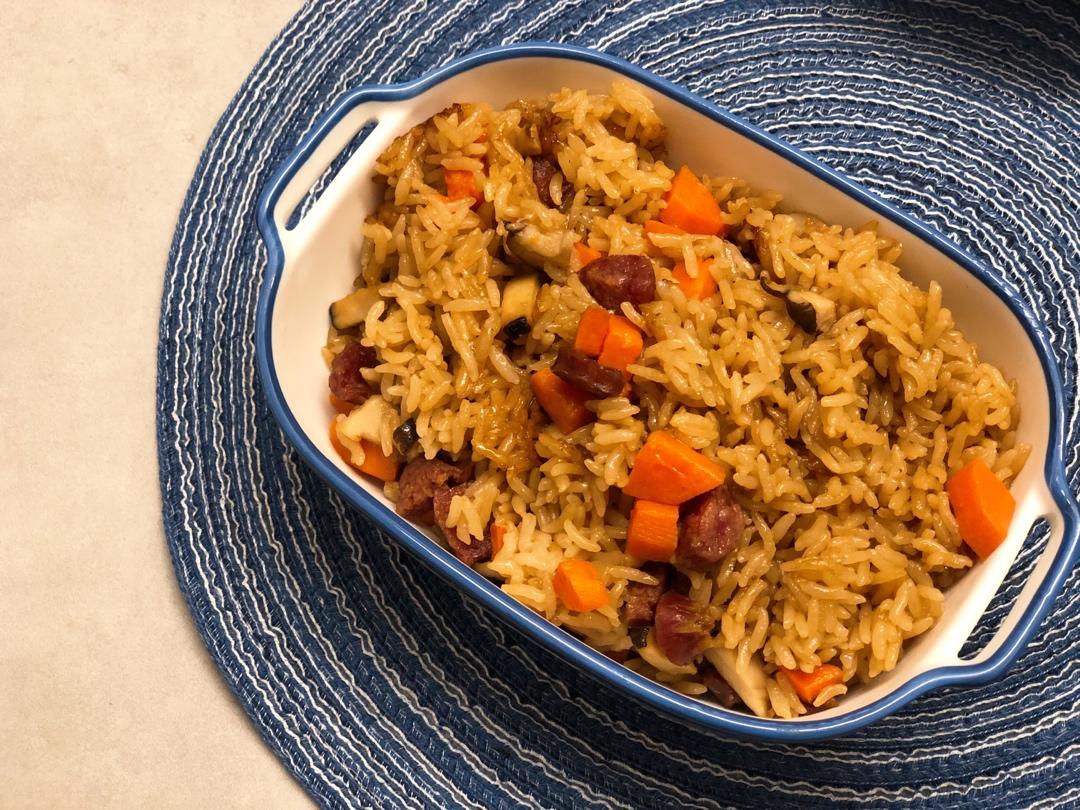 【香菇腊肠焖饭】