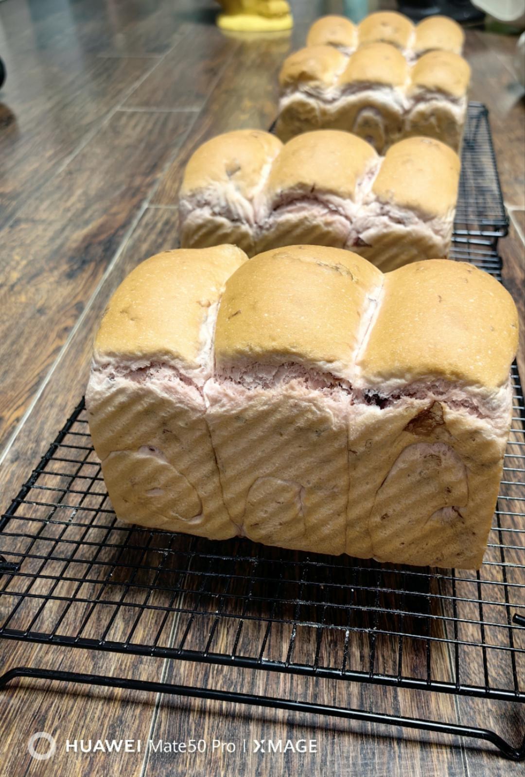 色与香同赋的玫瑰吐司