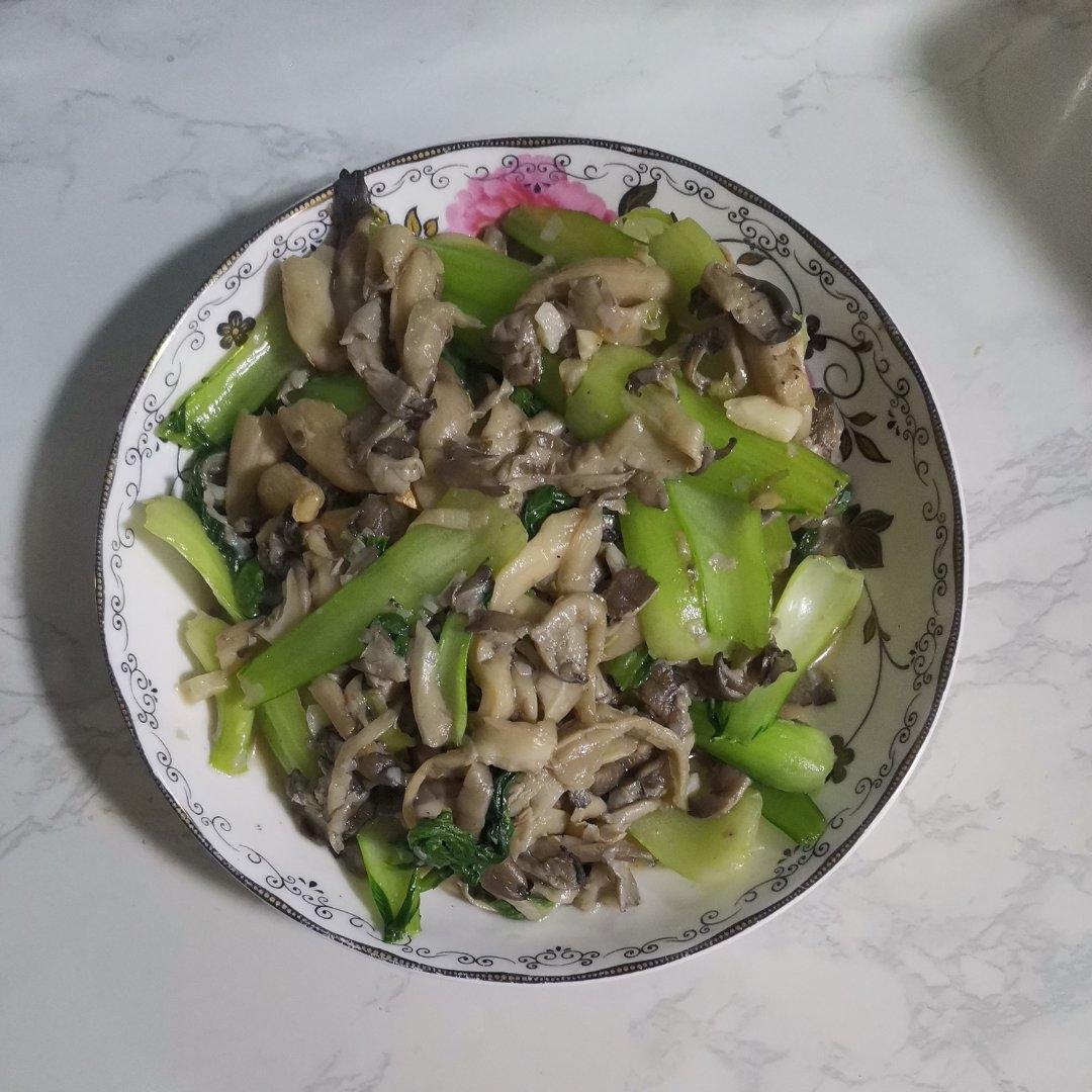 🉐️吃素系列：少油少盐的十分钟小炒：蘑菇炒油菜