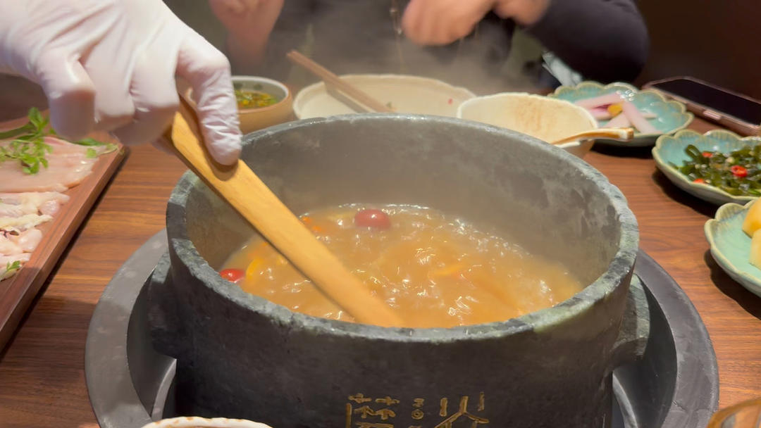 哈哈哈蘑界太太太好吃了，快去吃！