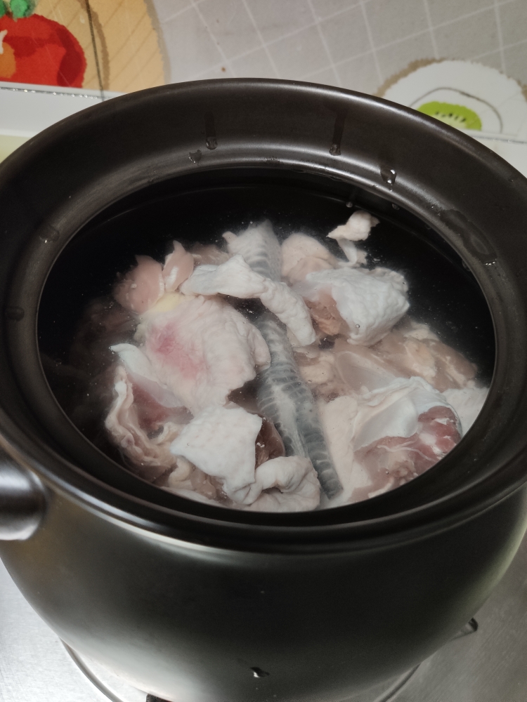 超烂！砂锅（什么锅都行😁）炖鸡，老少喝鸡汤的做法 步骤3