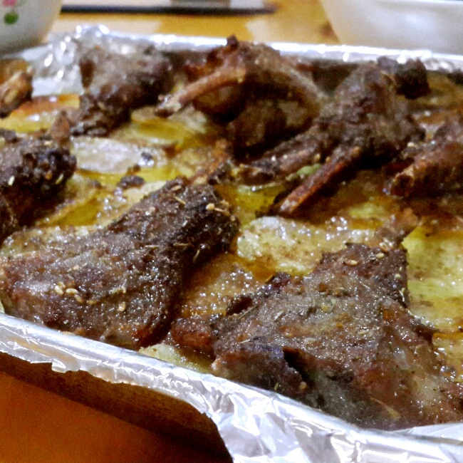 孜然羊排烤土豆