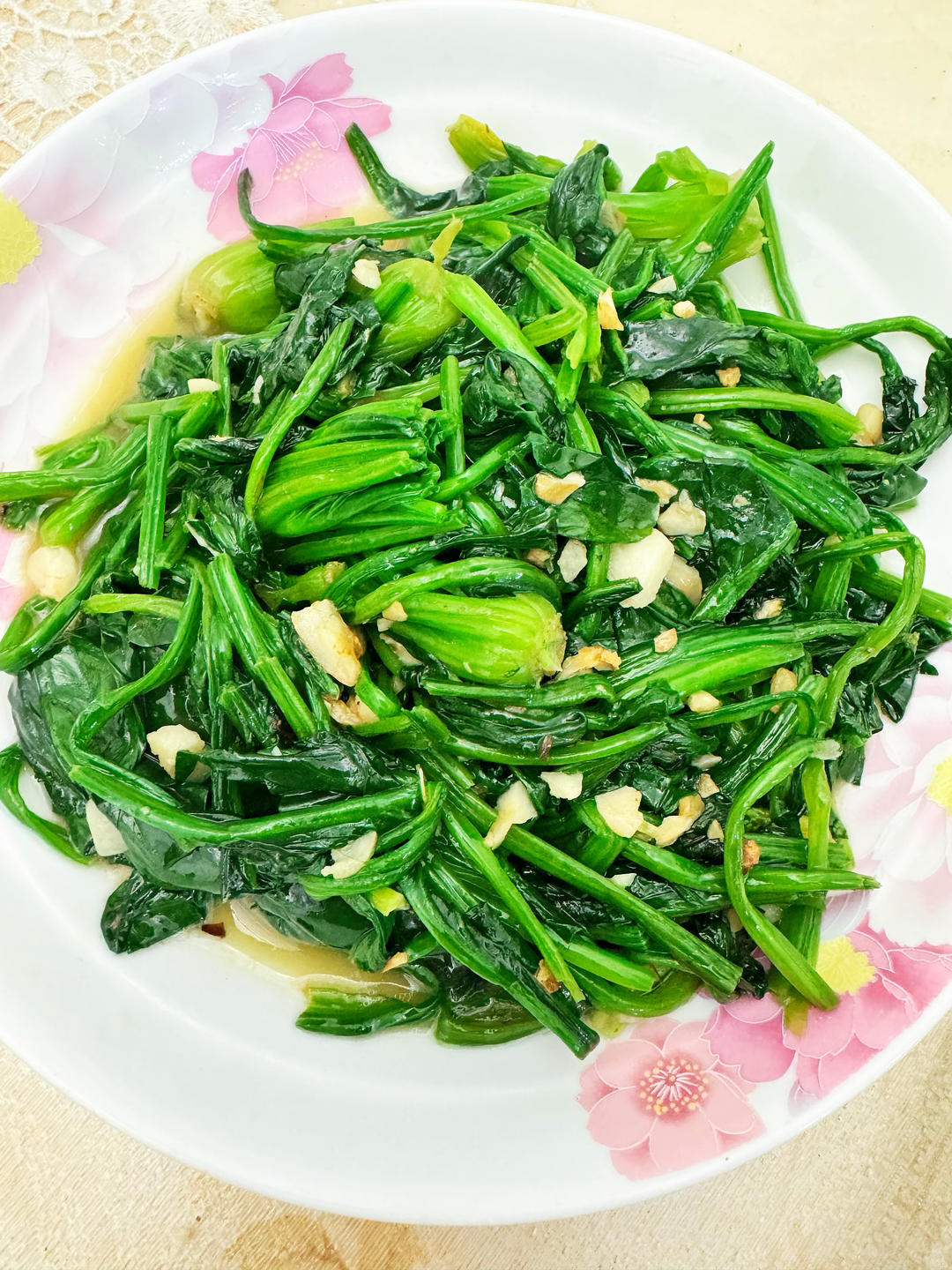 不涩口又嫩的清炒菠菜