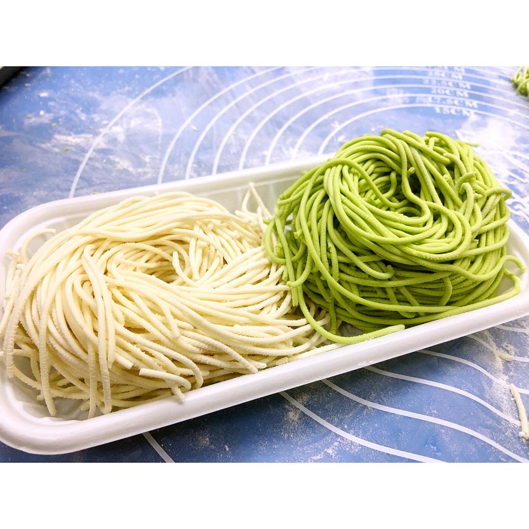 自制纯天然蔬菜汁彩色面条