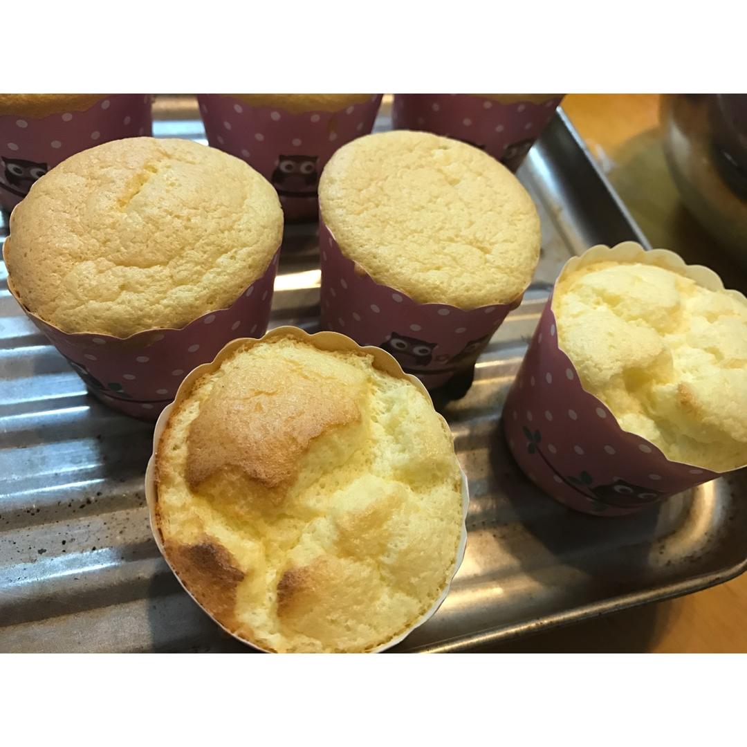 原味戚风纸杯蛋糕（烤箱做纸杯蛋糕）
