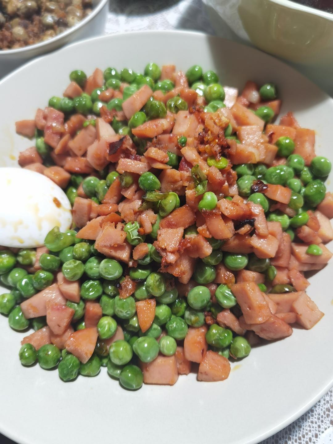 豌豆炒火腿肠