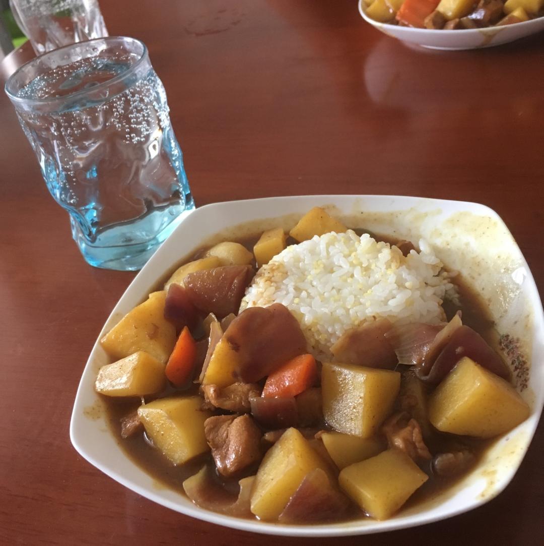 咖喱土豆鸡块
