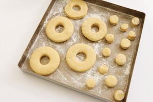 懒人甜甜圈——低筋面粉版的做法 步骤6