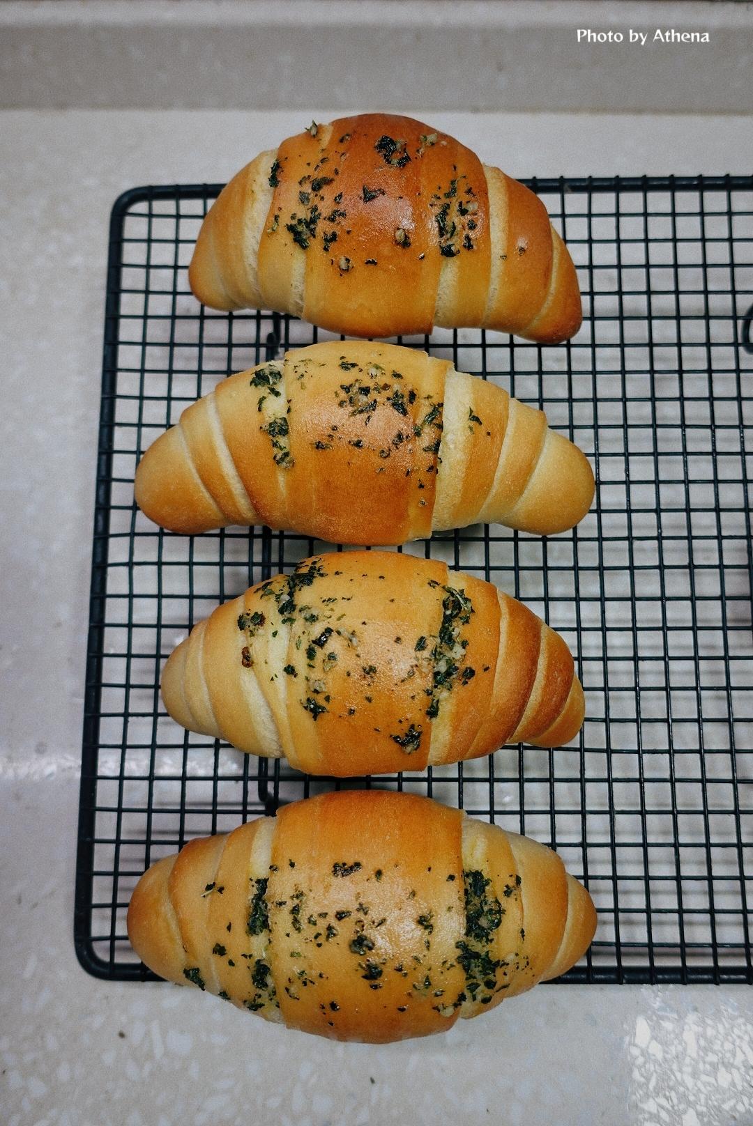 蒜香芝士海盐卷｜盐面包｜盐可颂