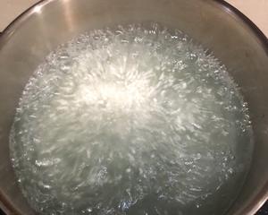 西米芋圆牛奶的做法 步骤2