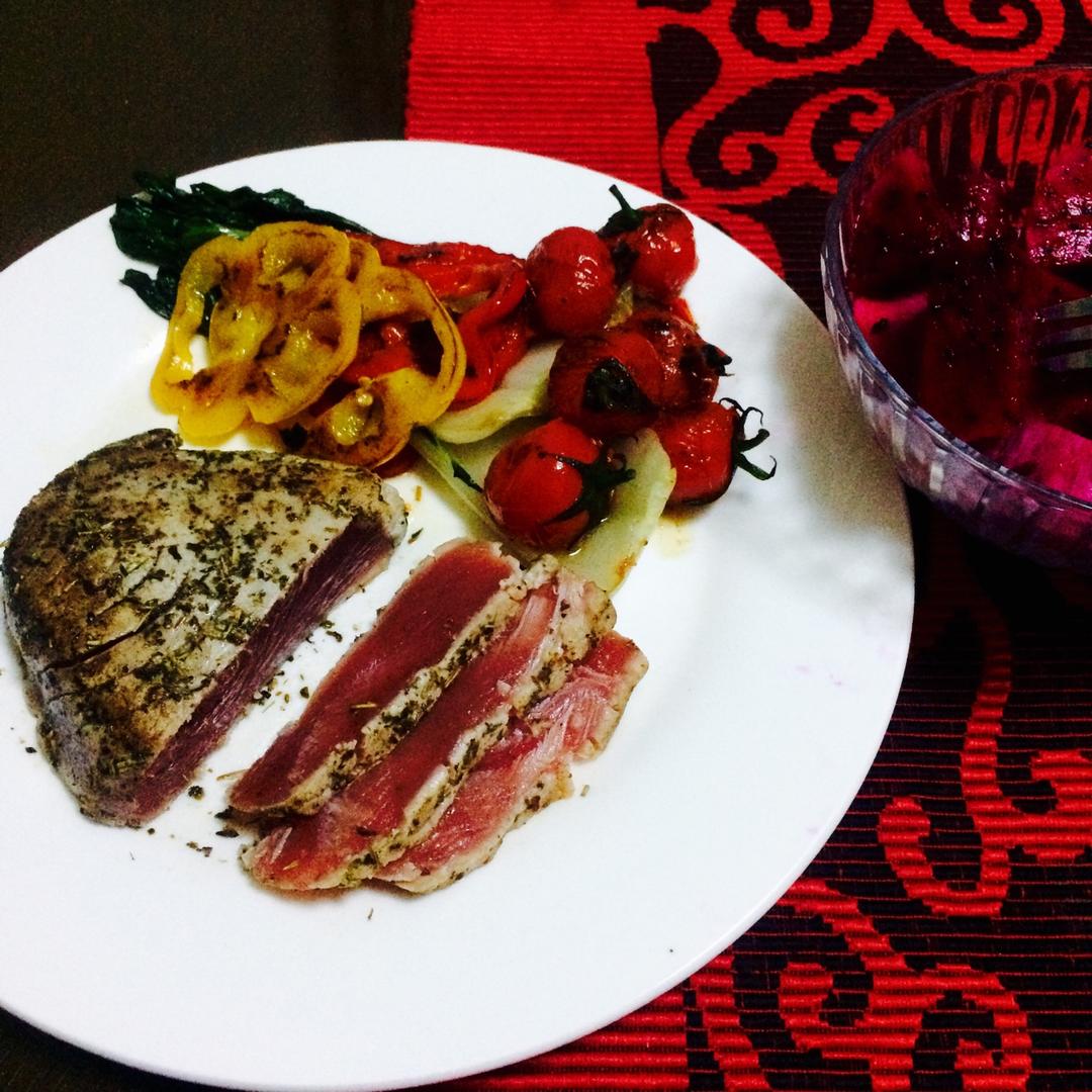 嫩煎金枪鱼Seared Ahi Tuna