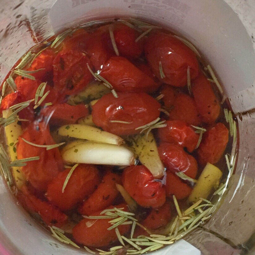 我的新爱——油浸小番茄的做法