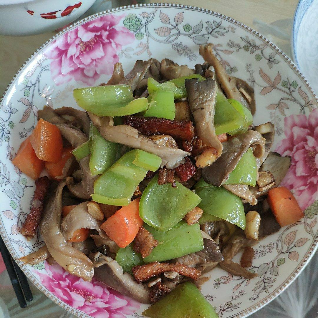 蘑菇炒肉