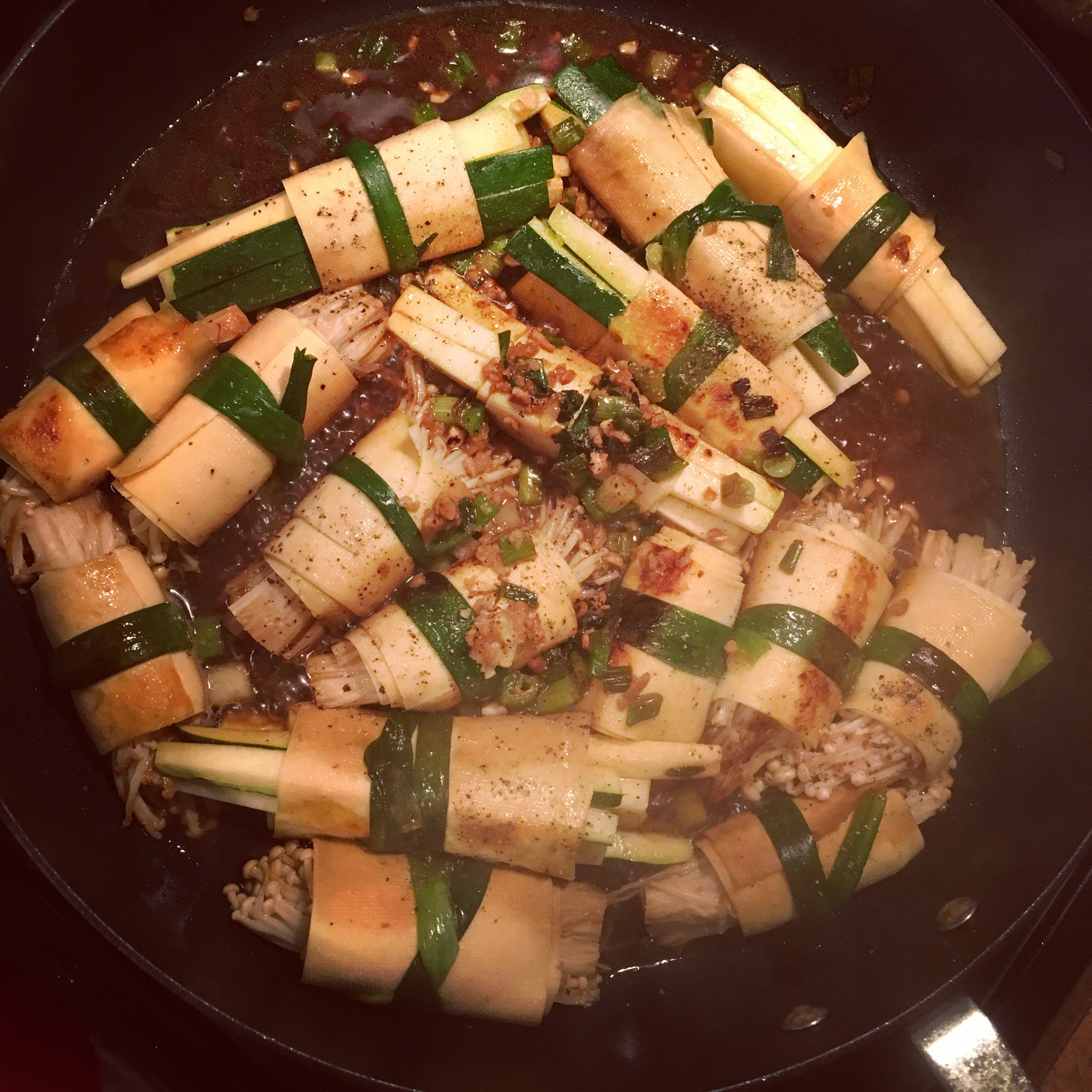 豆皮卷金针菇