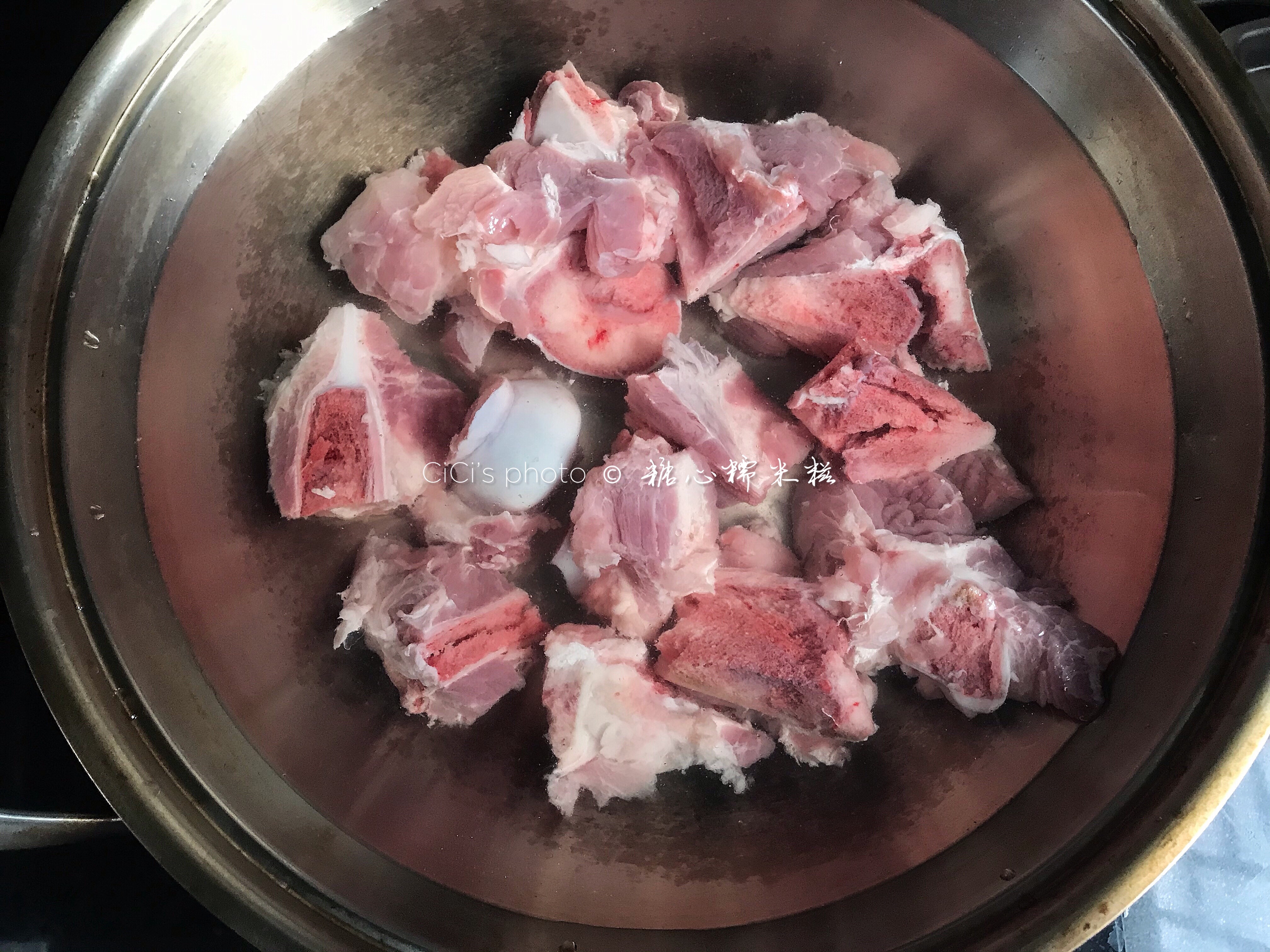 【牛蒡胡萝卜玉米猪骨汤】的做法 步骤3