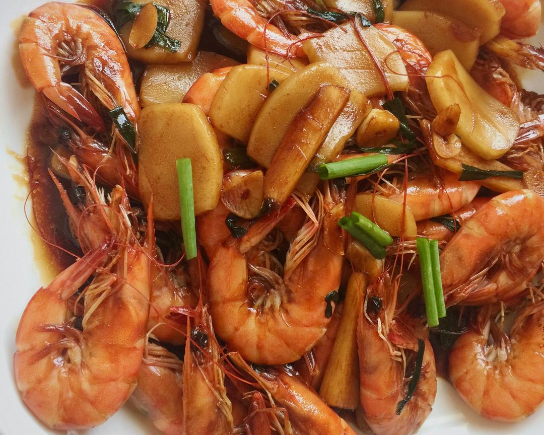 美滋滋大虾炒年糕的做法