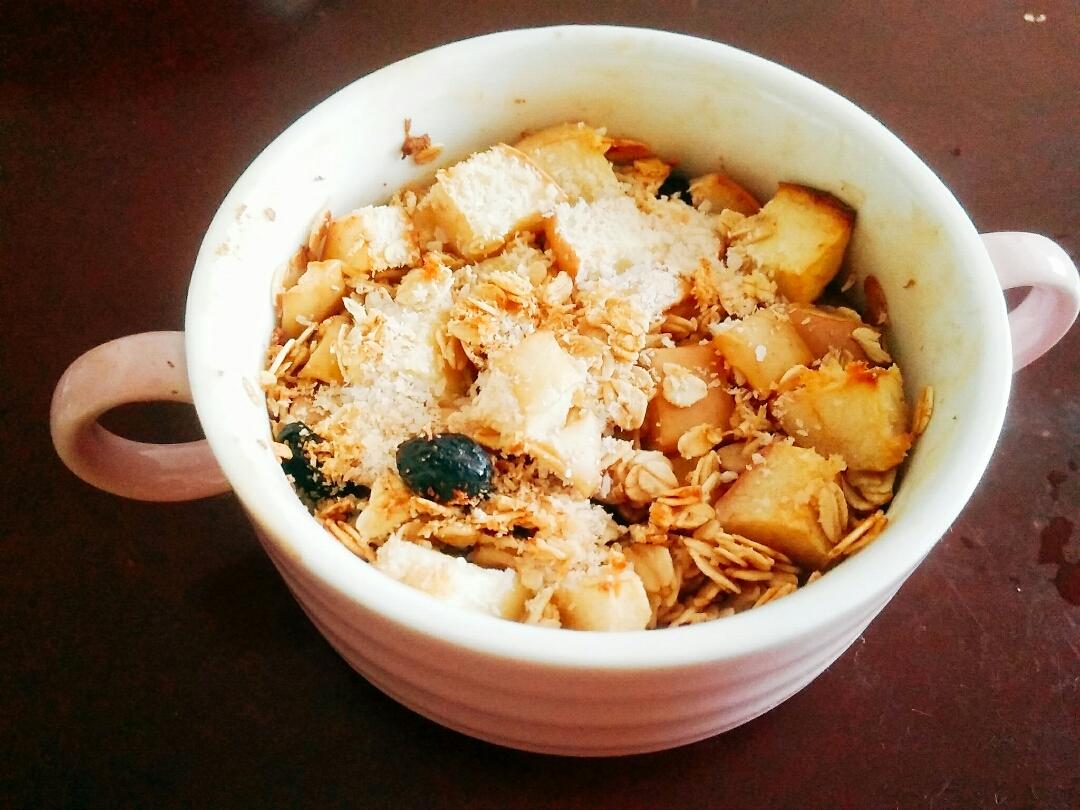 苹果蔓越梅烤燕麦