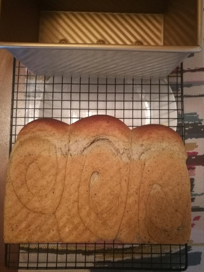 黑芝麻奶酪吐司