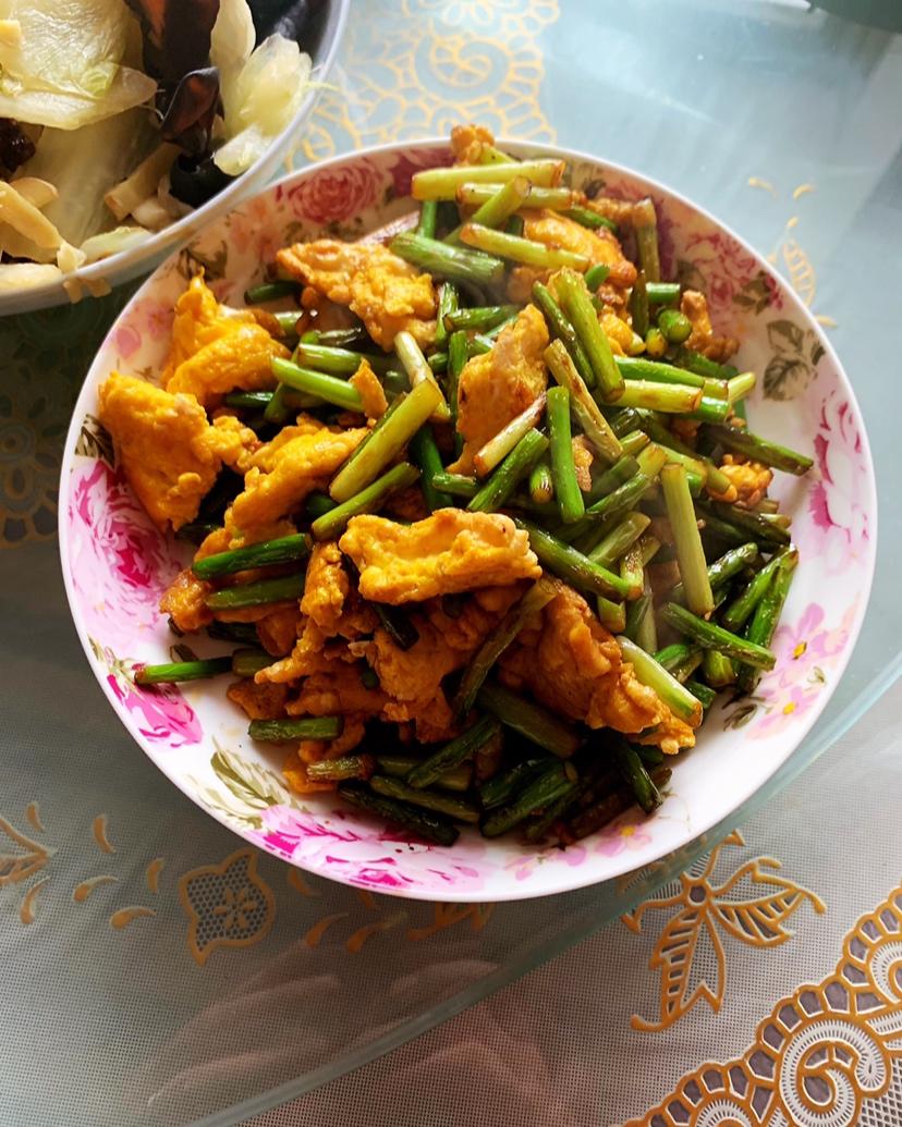 蒜薹炒鸡蛋