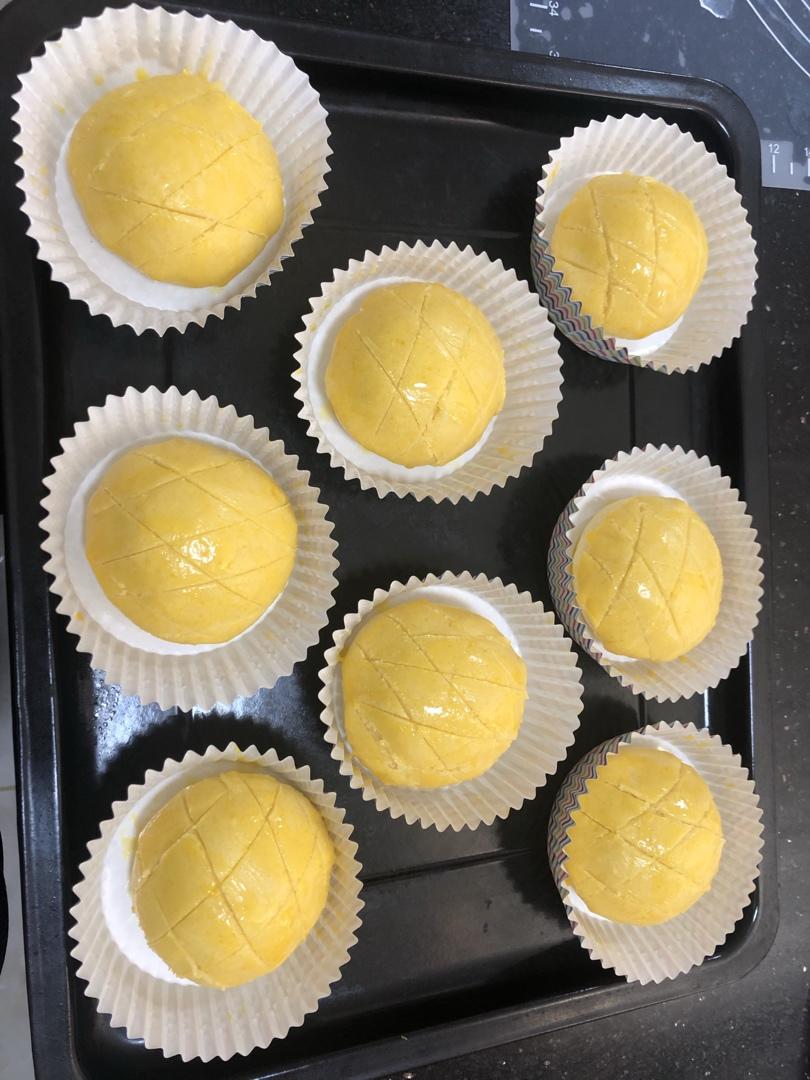 好吃到炸裂的港式菠萝包（附带制作酥皮的小视频）